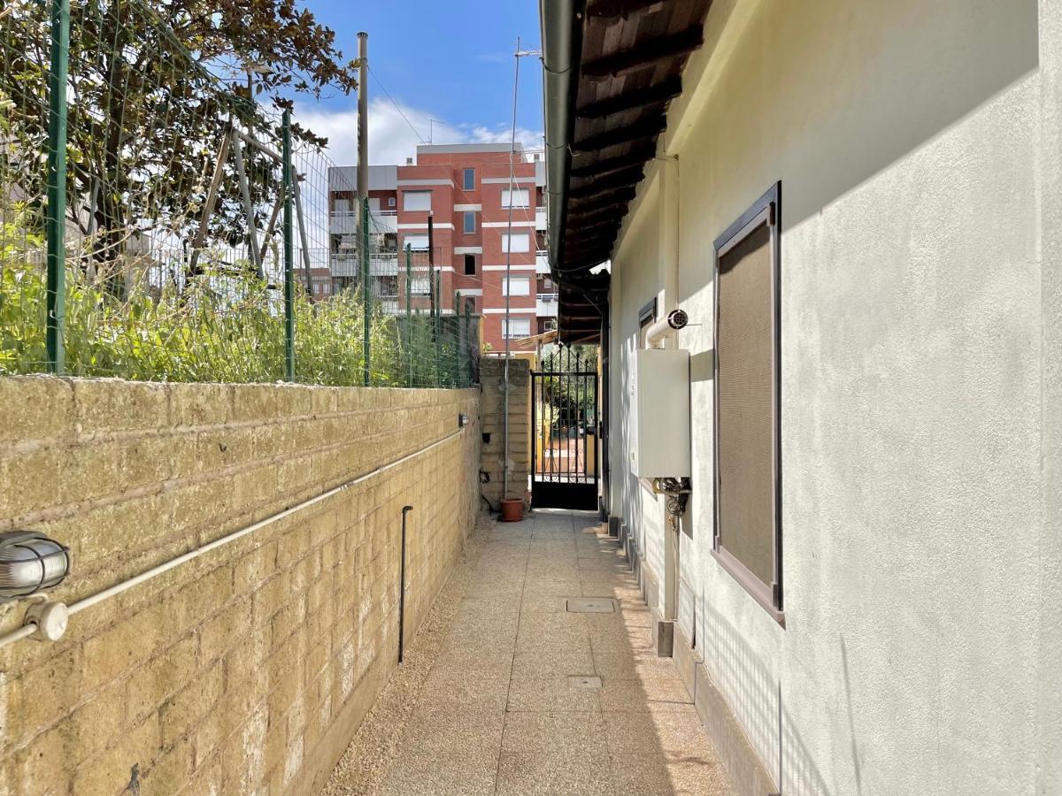 Independent House With Private Patio In Сasa de vacaciones